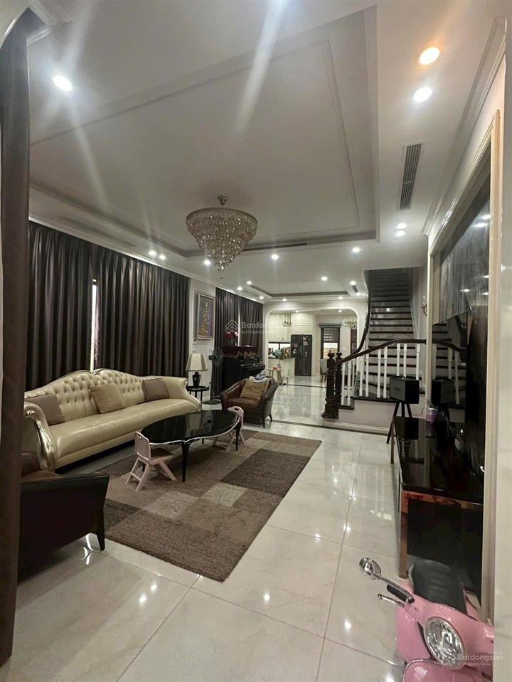 Bán bt song lập mái thái, gamuda gardens, hoàng mai, hà nội (hướng đông nam sẵn ở có thang máy)