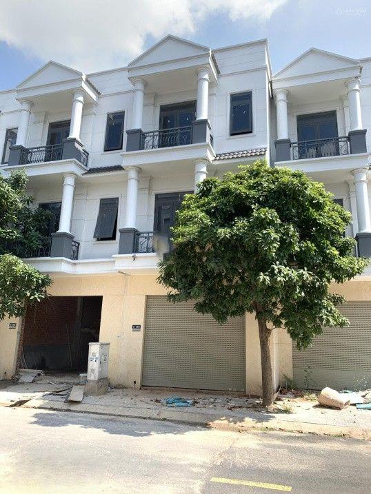 Bán nhà 1 trệt 2 lầu cách chợ tân hiệp 1,4km - giá 2 tỷ
