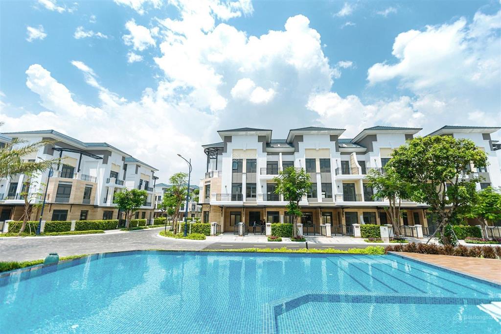 Chính chủ gửi bán căn góc 2 mặt thoáng view hồ bơi verosa park ngang 10x17m, 4 tầng 0902 514 ***