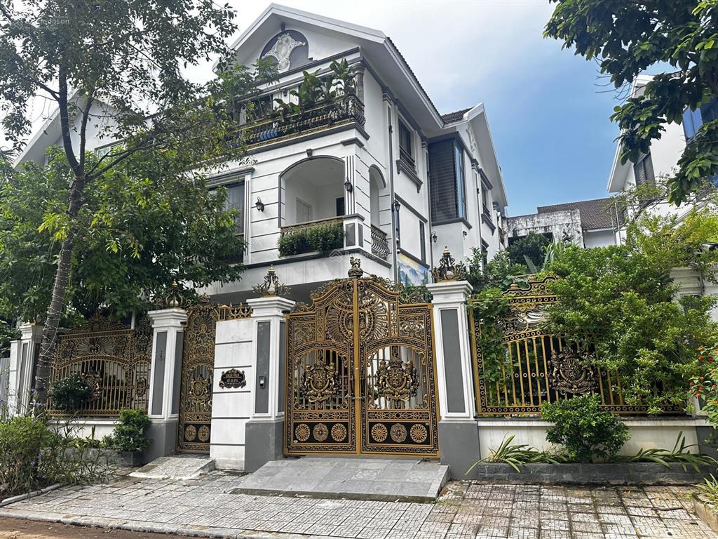Biệt thự văn phú biệt thự 220m², 4 tầng, nội thất xịn, vị trí đẹp, nhỉnh 35 tỷ