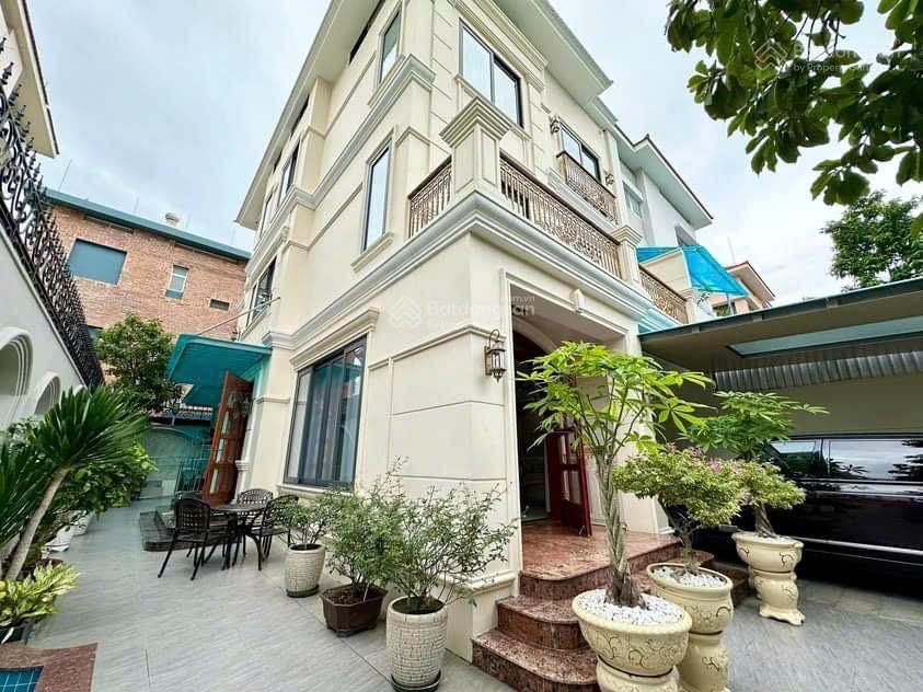 Bán biệt thự song lập mỹ hoàng mt đường phạm thái bường pmh quận 7. giá bán 80 tỷ dt 210m2