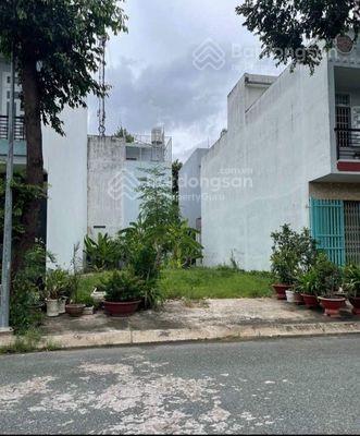 Cần bán nhanh lô đất mặt tiền đường 12m 129m2 full thổ cư đường thông có vỉa hè gần chợ đầu mối
