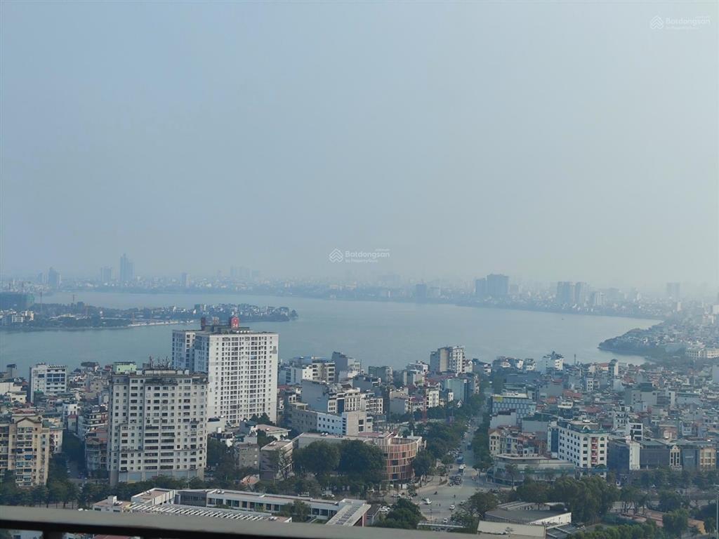 Chính chủ cần bán căn penthouse 4pn 500m2 tòa kosmo tây hồ, giá 40 tỷ. 0936 242 ***