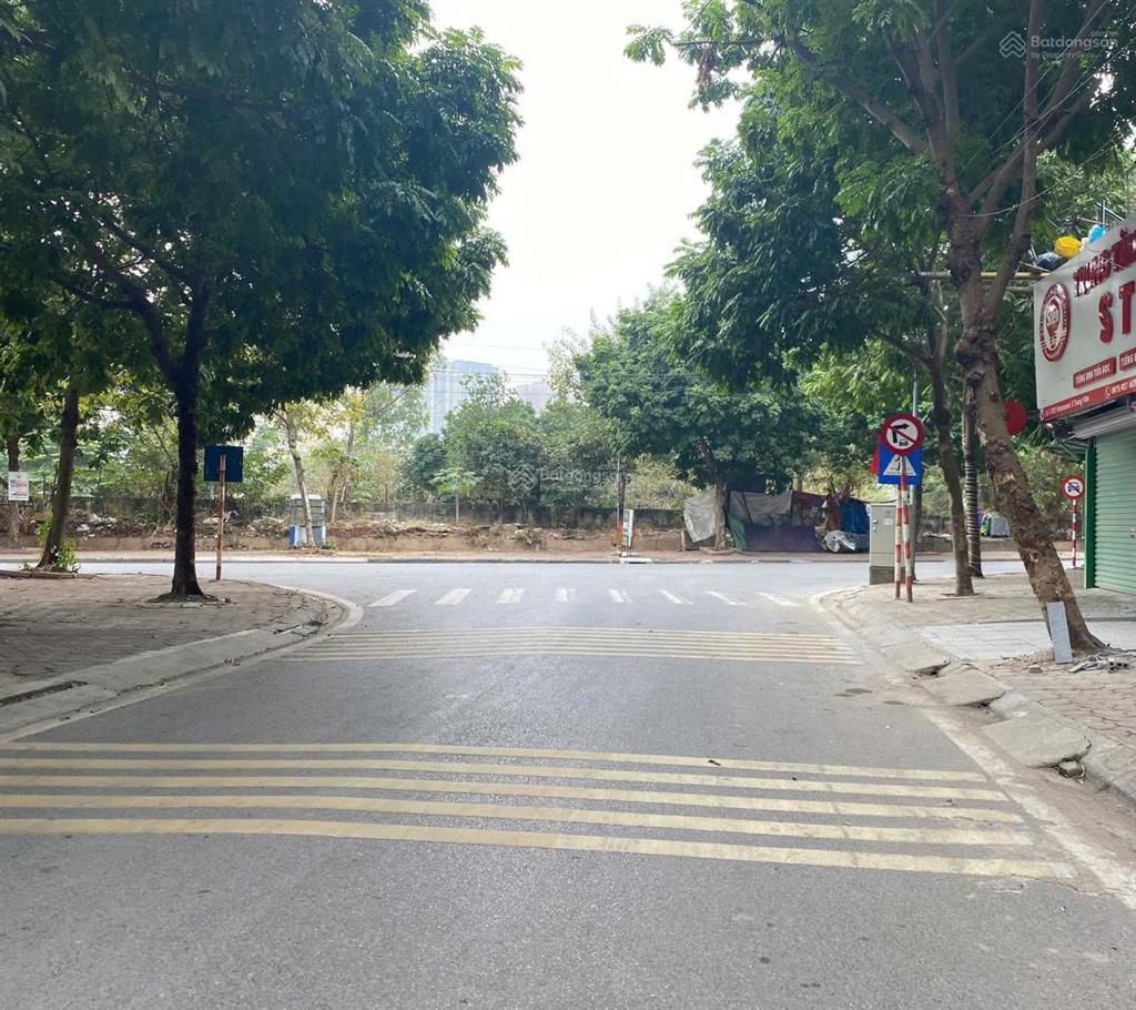 Bán biệt thự ở vinaconex 3 kđt trung văn gần đại lộ thăng long. nhà đẹp có hầm