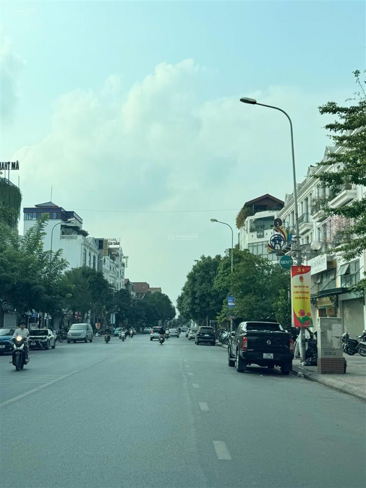 Cần bán biệt thự 202m2 khu đô thị việt hưng, long biên biệt thự nằm trên trục đường xuyên tâm