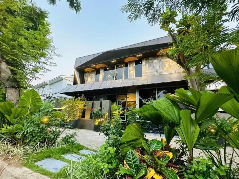 Bán biệt thự đơn lập hưng thái, phú mỹ hưng khu compound 364,2m 120 tỷ.