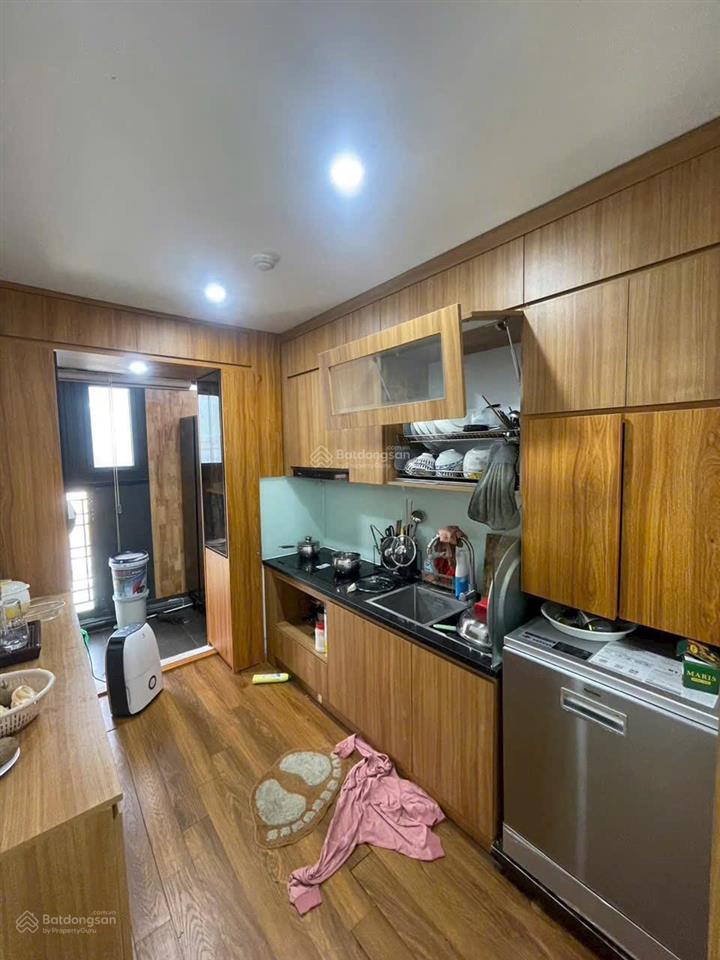 Cần bán căn chung cư lô góc bc đông nam. dt 70m2, 2 ngủ, 1vs (có thể sửa thành 2vs), 2 ban công