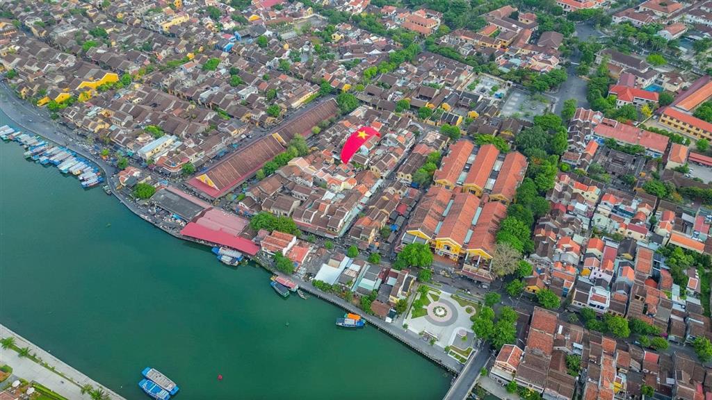 Hàng hiếm bán mặt tiền view sông đường huyền trân công chúa cách phố cổ hội an chỉ 700m (ms517)