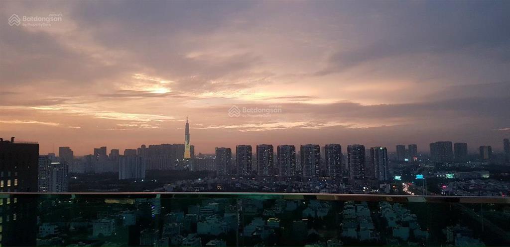 Căn đẹp căn 03 phòng 106m2, tòa berdaz, tầng cao, view q1 + lm81. giá 13,9 tỷ. 0931 356 ***