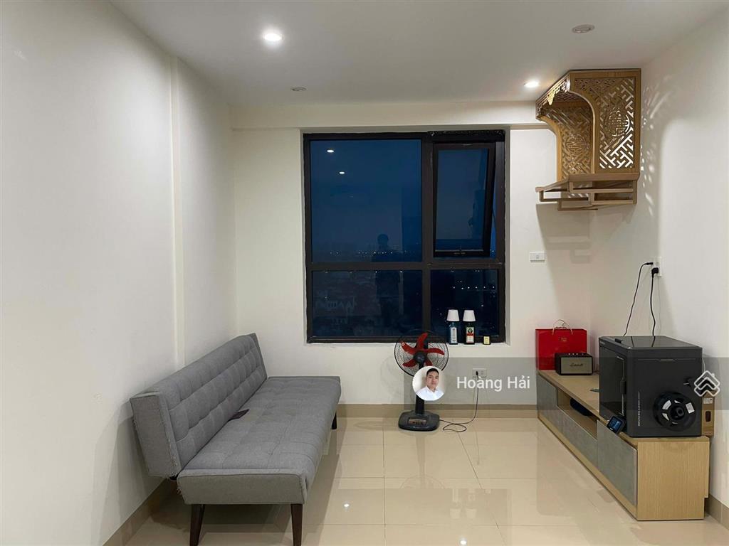 Bán chcc valencia garden 61m 2 phòng ngủ ban công đông nam view vinhomes cực đẹp