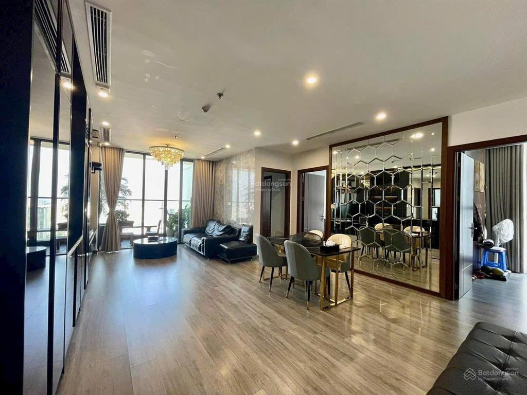 Bán ch 3pn, 105m2 vinhomes metropolis liễu giai, giá tốt, view đẹp tầng trung ban công đông nam