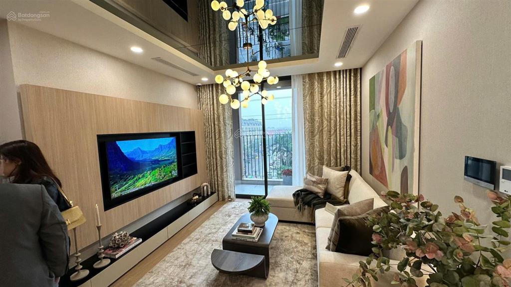 Bán căn 2 phòng ngủ 60/54m2, tầng đẹp, full nội thất xịn đẹp. giá bán rẻ. 0984 797 ***