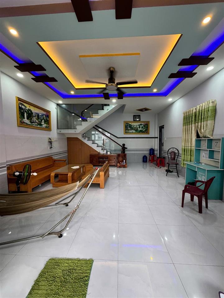 Chính chủ cần bán 1 trệt 1 lầu dt 132m2 p dĩ an, bình dương cũ, đường ô tô gần trường giá 5,2 tỷ
