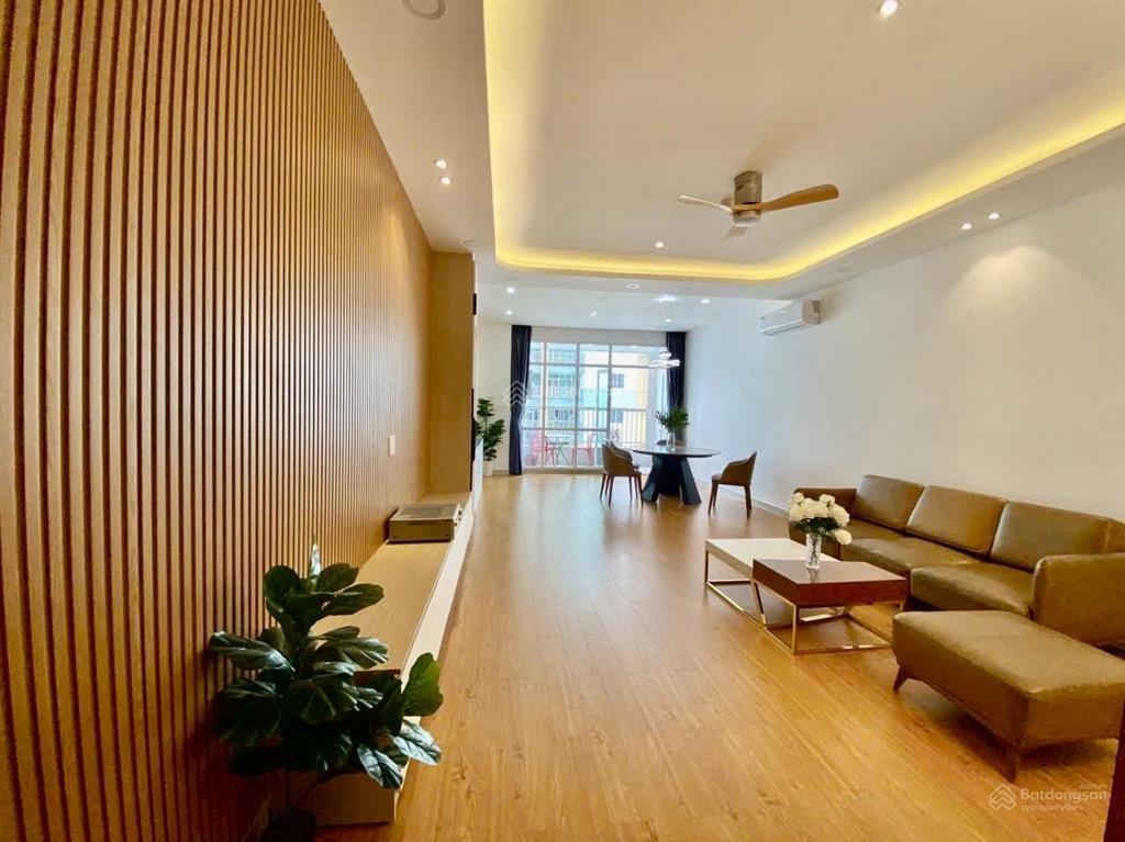 Bán ch belleza. 124m² (3pn, 2wc) nhà mới decor có nội thất. giá 5,5 tỷ. hà 0917 987 ***