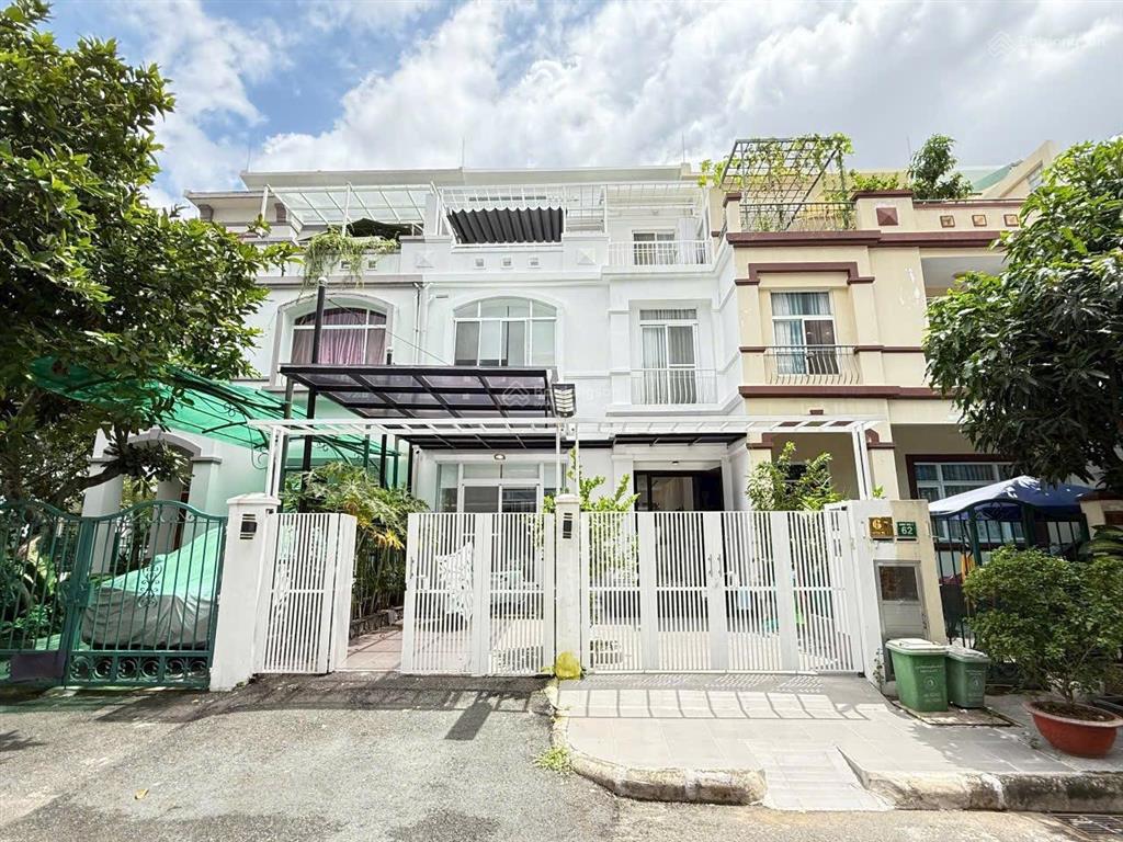 Bán nhanh nhà liên kế hưng thái 1 phú mỹ hưng