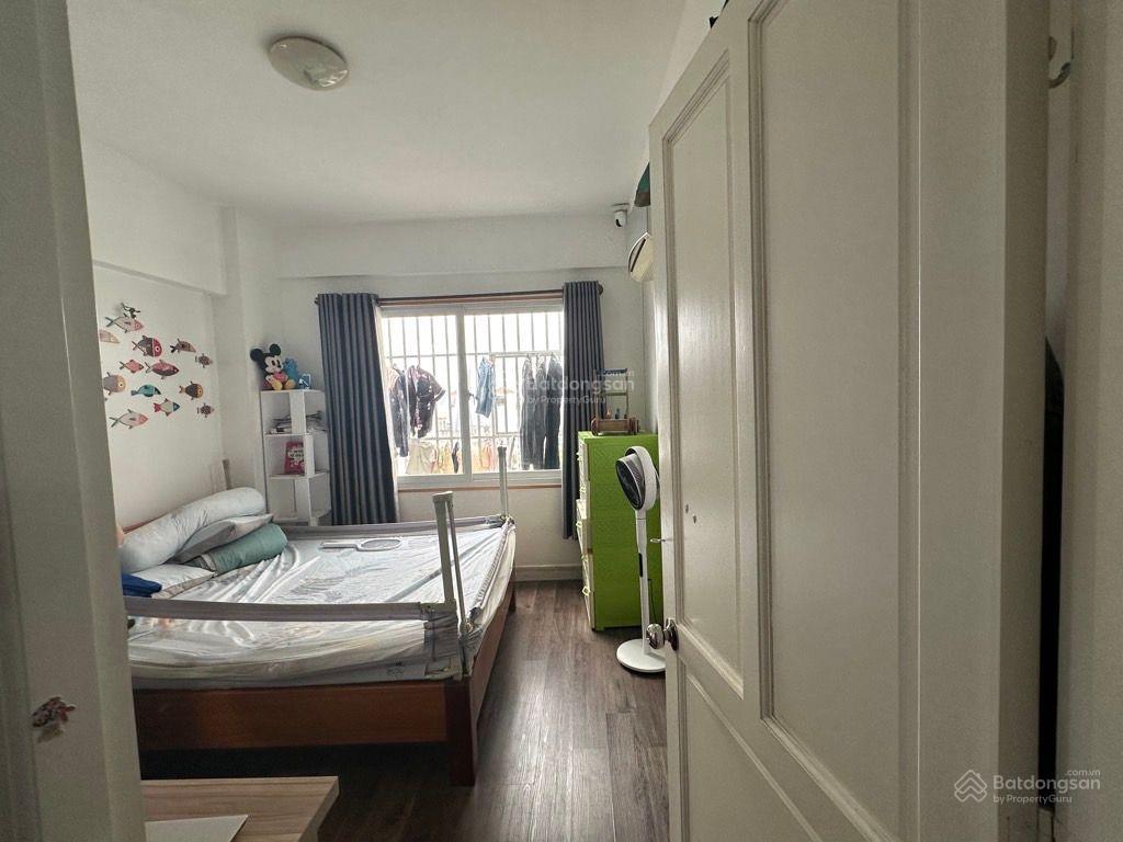 Bán căn hộ chung cư lô b bông sao 60m2, 2 phòng ngủ, hiếm bán. giá 3 tỷ 350tr
