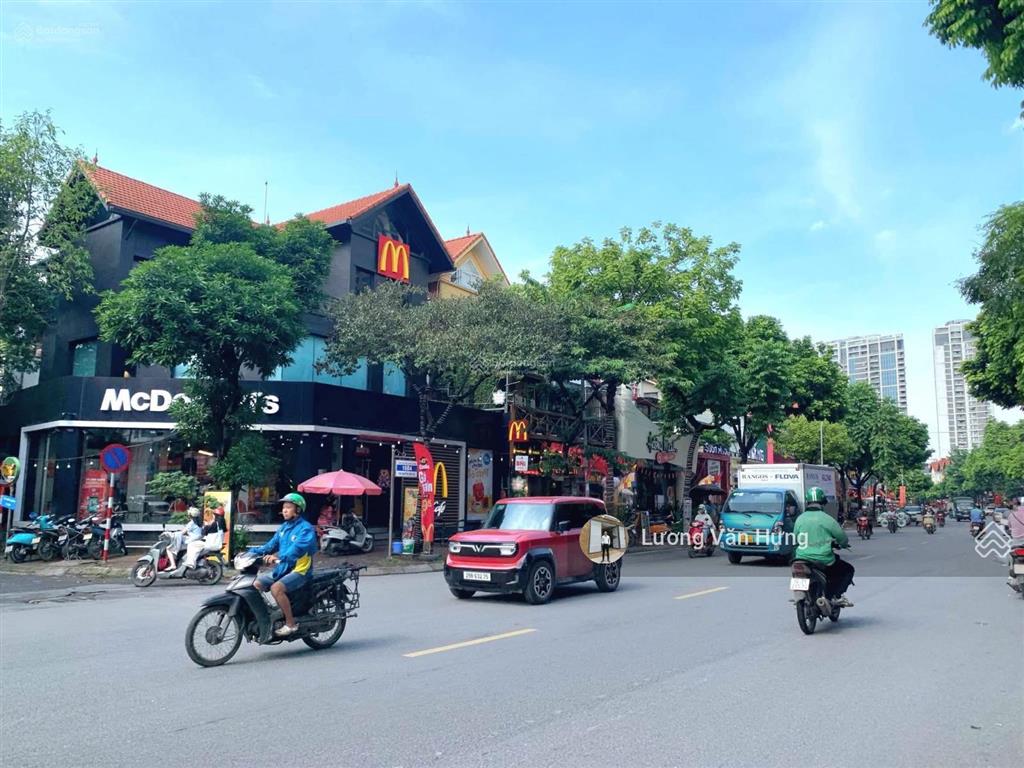 Bán gấp liền kề làng việt kiều châu âu, hà đông dt 80m² 4 tầng ôtô tránh full nội thất nhỉnh 23 tỷ