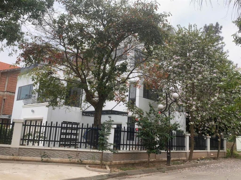 Biệt thự trung tâm hà nội. 402m², 3 tầng, mt 16. phân lô, vỉa hè, ô tô tránh, sổ hoa hậu. 31,5 tỷ