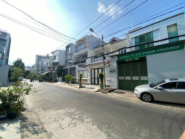 đất Trống 12,2x18m đường số Phường Tân Quy Q7. giá 45 tỷ