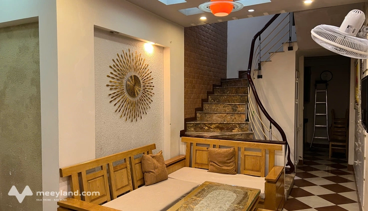 Cho thuê nhà nguyên căn lê Hồng Phong, Hà Đông 40m2, 4 tầng, 4 phòng ngủ, 3wc full nội thất cách mặt đường 30m