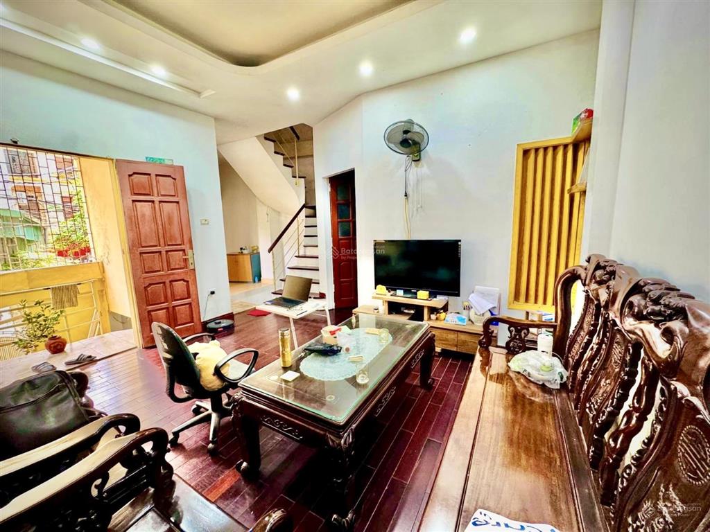 Chính chủ gửi bán căn góc 3 thoáng 53m2, mặt tiền 6,8m ngõ thông gần đsq hàn quốc giá 14.x tỷ