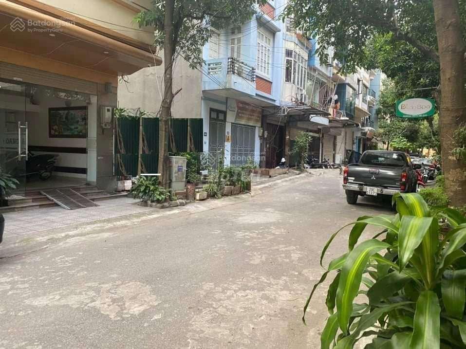 Siêu hiếm duy nhất một căn phân lô đẹp nhất văn cao. dt 55m2 x 5 tầng, ôtô tránh, 200m ra hồ tây