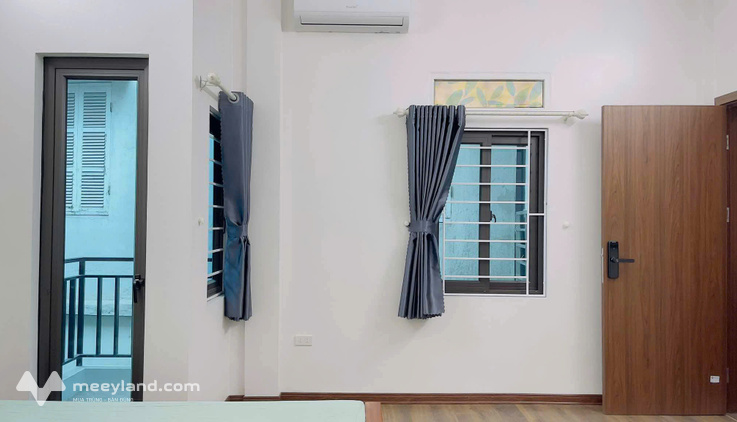 Cho thuê chung cư mini 88 Trần Quý Cáp, Đống Đa 25m2 studio ban công studio thang bộ full nội thất gần chợ