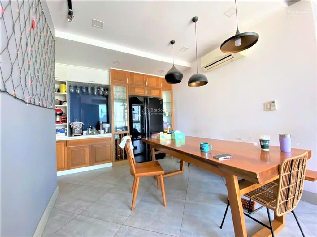 Xuất cảnh bán gấp căn hộ star hill 112m2, 3pn lầu cao, căn góc view quận 1 cực đẹp