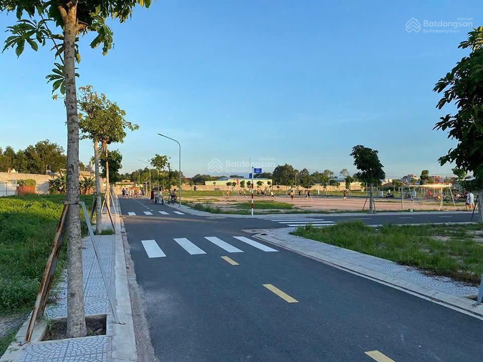 Cần bán đất nền 108m2 full thổ cư cách sân bay quốc tế 5km chỉ 11 triệu/m2 sổ hồng sẵn.