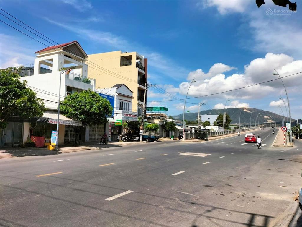 Bán lô đất giá cạnh tranh mặt tiền phong châu gần lê hồng phong nha trang. 95.8m2 giá 8.6 tỷ.