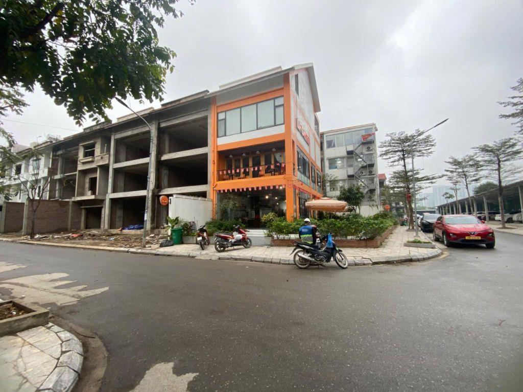 Bán gấp liền kề Bảo Sơn, DT 131m2, trục thông Vinsmart giá siêu rẻ chỉ 25.9 tỷ