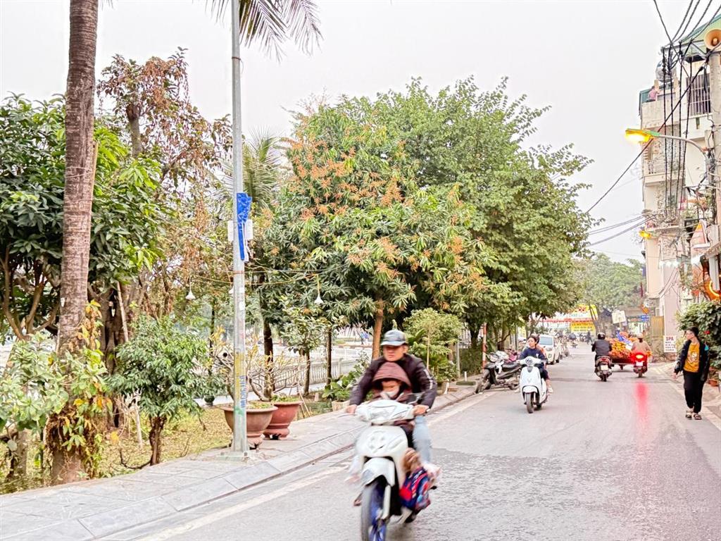 Đất thạch bàn cạnh hồ, ô tô tránh, siêu đầu tư 168m2 18,5 tỷ. mặt tiền 12m, lô góc. 10m ra hồ