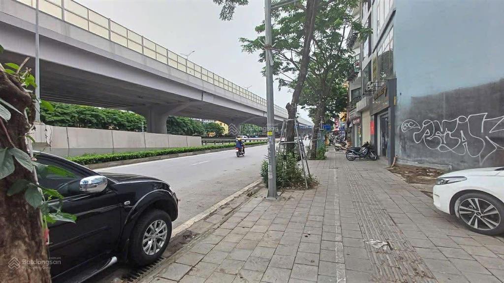 Đất mặt phố phạm văn đồng, 11,5 tỷ, 31m², mặt tiền 10 mét, lô góc, xây tòa vp cực đỉnh