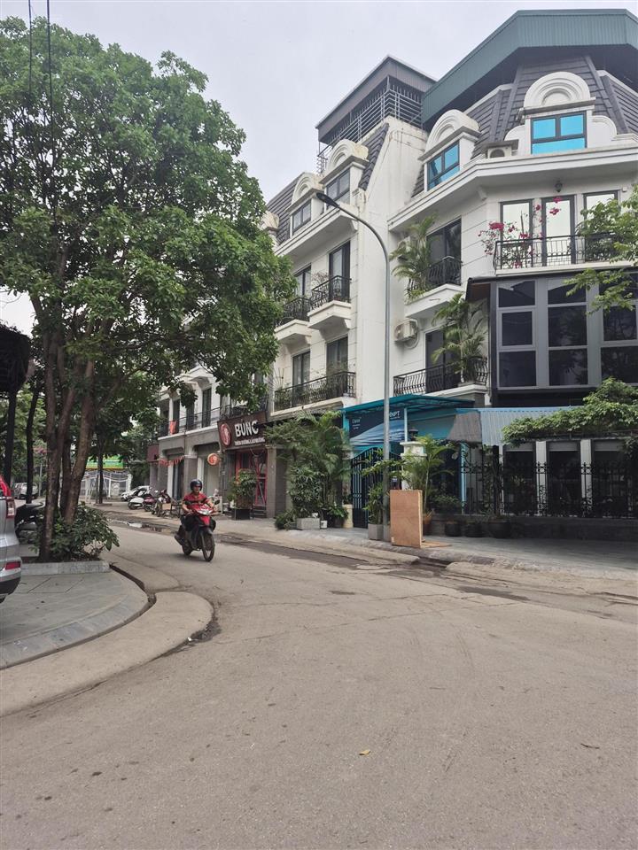 Biệt thự phùng khoang, cạnh nguyễn trãi thanh xuân. 150m² mặt tiền 7m nhà 5 tầng, 32.5 tỷ.