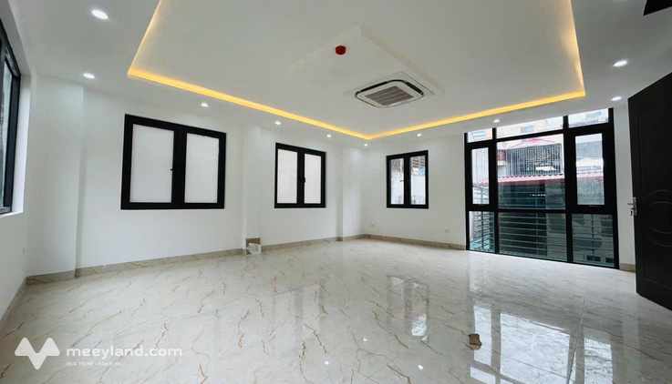 Nhà phố Nguyễn Chí Thanh, Đống Đa – 7 tầng, thang máy xây mới