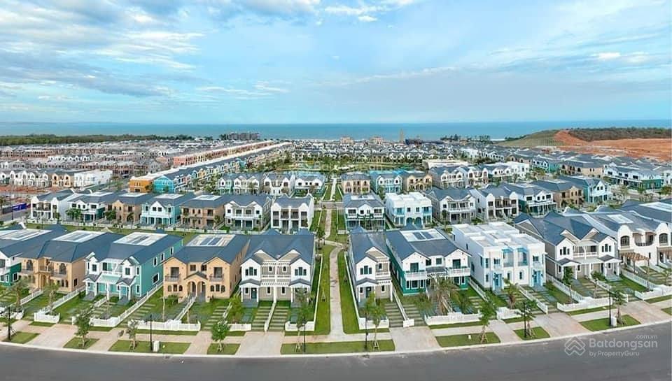 Kẹt vốn ngân hàng cắt lỗ biệt thự 200m² full nội thất giá 5.9 tỷ bao thuế phí 0966 765 ***