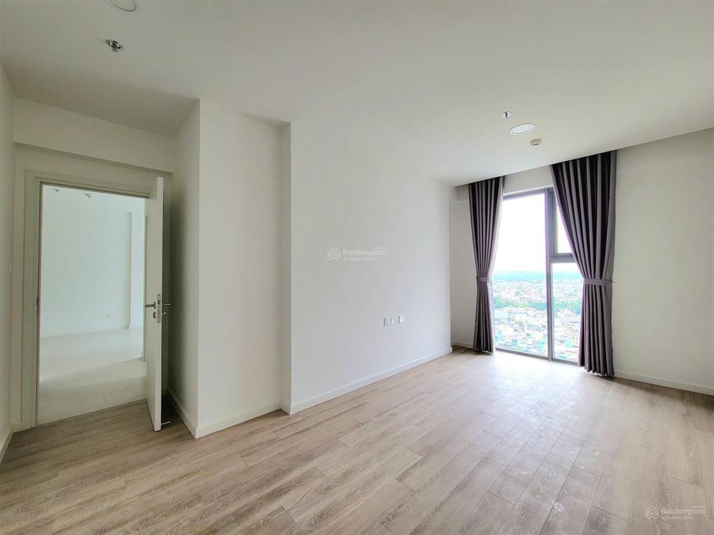 Bán căn 2pn urban green 65.5m2 5.1 tỷ sổ hồng sẵn, bao sang tên, tầng trung view 2 hồ bơi