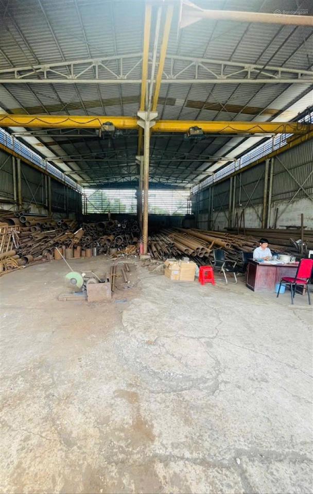 Bán đất + xưởng 650m. 18m x 36m gần sát quốc lộ 1a. mặt tiền thông xe tải. giá tốt chủ cần bán
