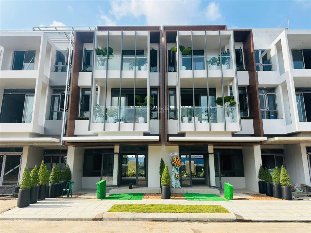 Giá tốt nhà phố 5x15m giá 20 tỷ dự án senturia an phú, hỗ trợ vay ngân hàng 70%