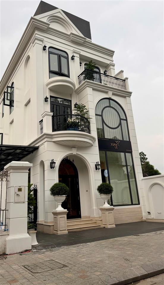 Bán song lập riverside, 181m², full nội thất, thang máy. view tiện ích, trung tâm gần hồ. 56 tỷ