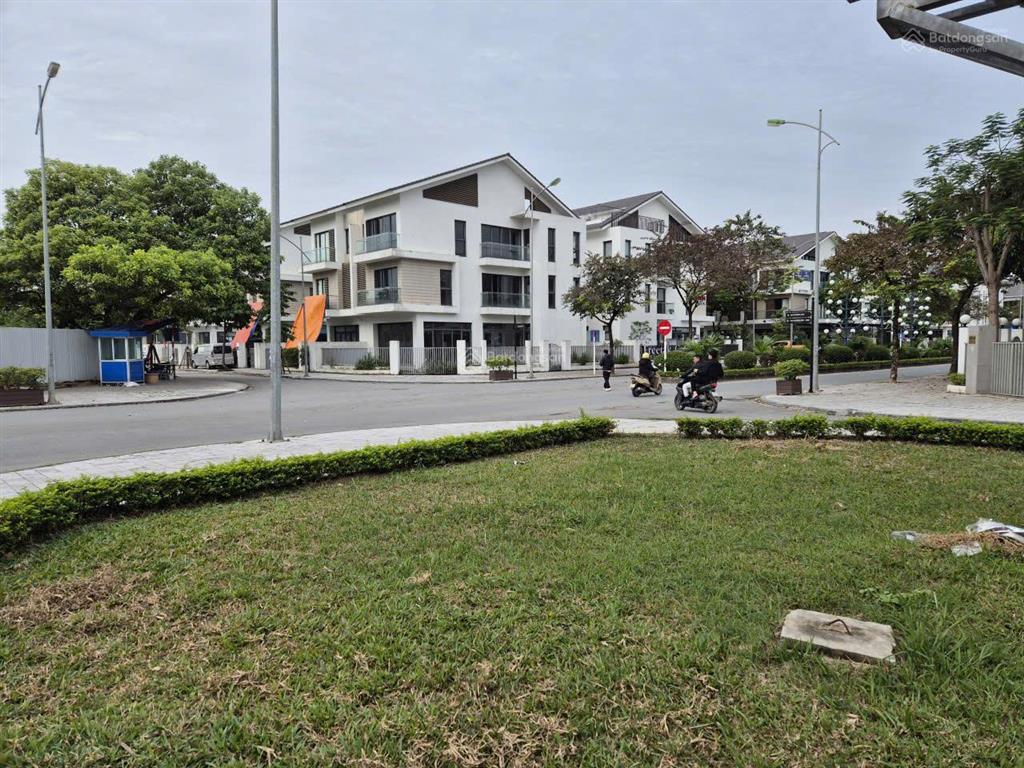 Cần bán căn biệt thự lô góc 240m² khu đt dương nội, vị trí đẹp kinh doanh tốt 39 tỷ 0989 325 ***