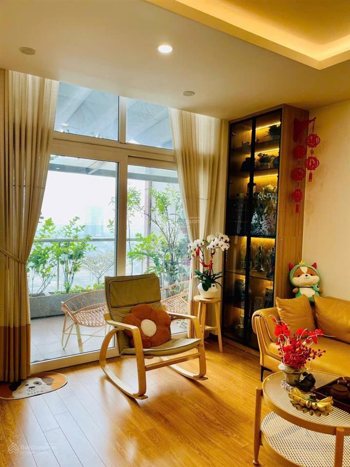 Chính chủ bán căn hộ 2 ngủ ban công sân vườn siêu đẹp tại usilk city văn khê. nhà đẹp sẵn sổ đỏ.