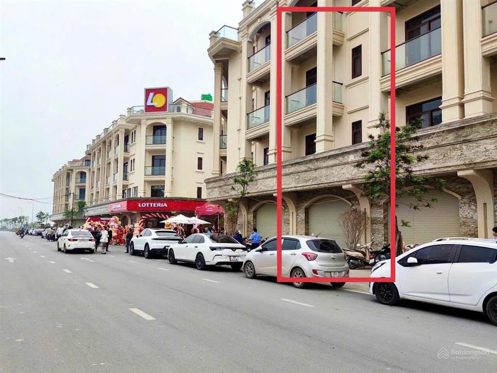Bán cắt lỗ him lam thường tín mặt đường 33m giá 19 tỷ. sổ đỏ chính chủ. 0944 960 ***