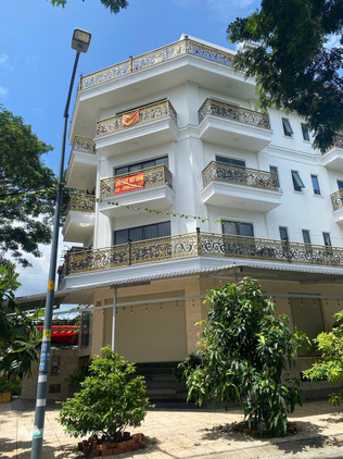 Biệt thự mini 200m2 ngay chợ Bình Chánh - Hoàng Phan Thái đang cho thuê 20 triệu/tháng
