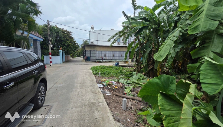 Bán lô đất sau lưng chợ Xuân Thới Thượng 135m2 - giá 2 tỷ 130 triệu - gọi cho em xem đất