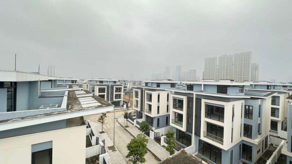Biệt thự An Quý 198m, sân trước vườn sau thoáng mát giá chỉ 37 tỷ sẵn sổ giao dịch.