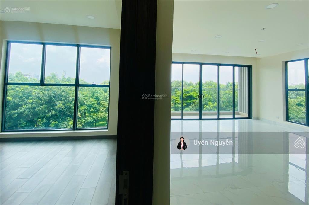 Centery 3pn 121m2 ban công dài giá 10 tỷ 5 (102%), có ô xe