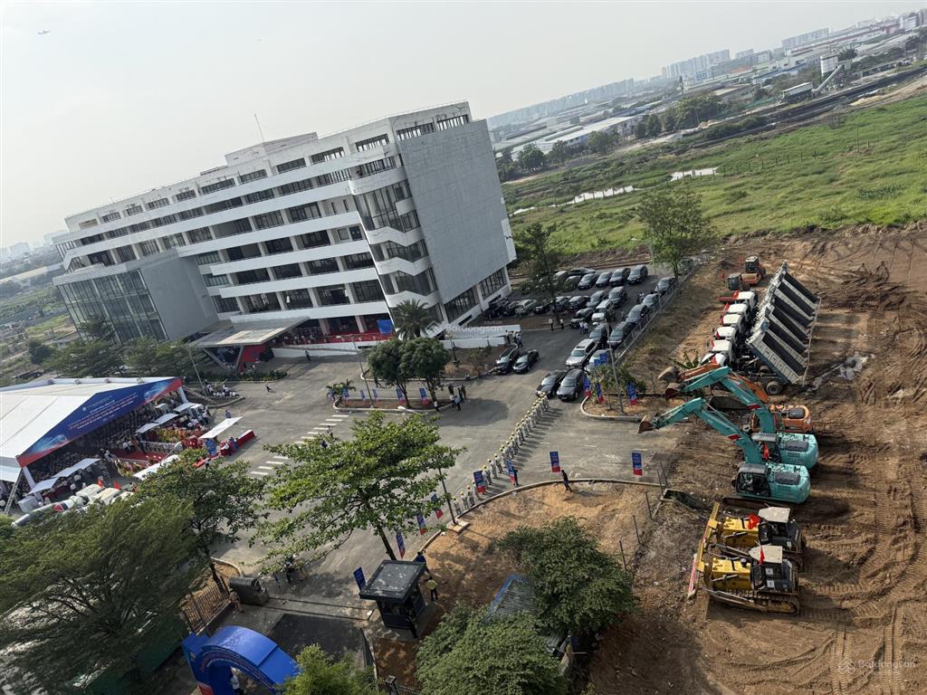 Bán cc tại ctl tower, 3,53 tỷ, 61 m2, 2pn, 2wc, nội thất cơ bản