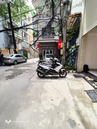 Bán nhà đường Nguyễn Trãi, 70m2, 6 tầng, thang máy, gara ô tô