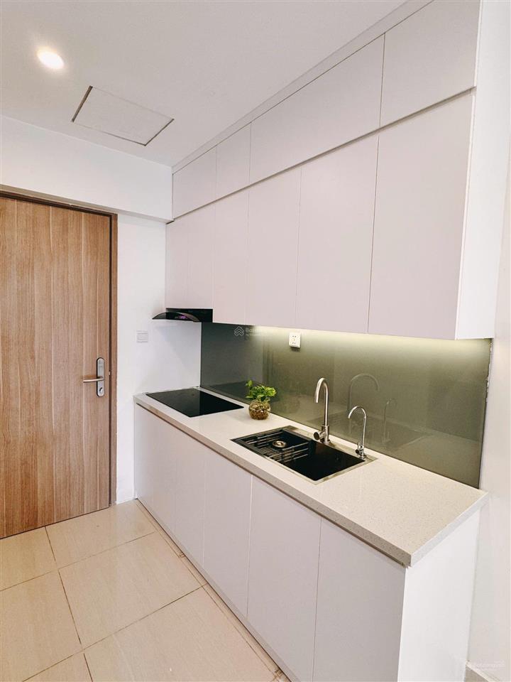Bán gấp studio 31.8m2, full đồ xịn, 2 tỷ 250, gần hồ, đông nam, vin smart city, đã giảm thêm 100tr